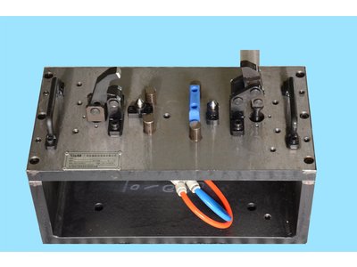 盖面各孔加工夹具